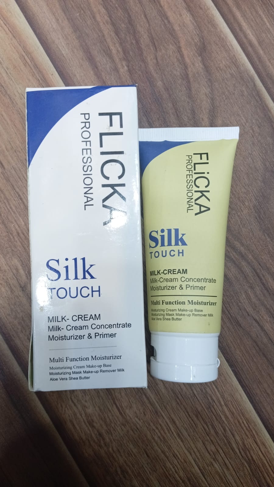 FLiCKA Silk Touch 2-in-1 Cream FLiCKA Hydrating Primer Cream FLiCKA Silk Touch Moisturizer
